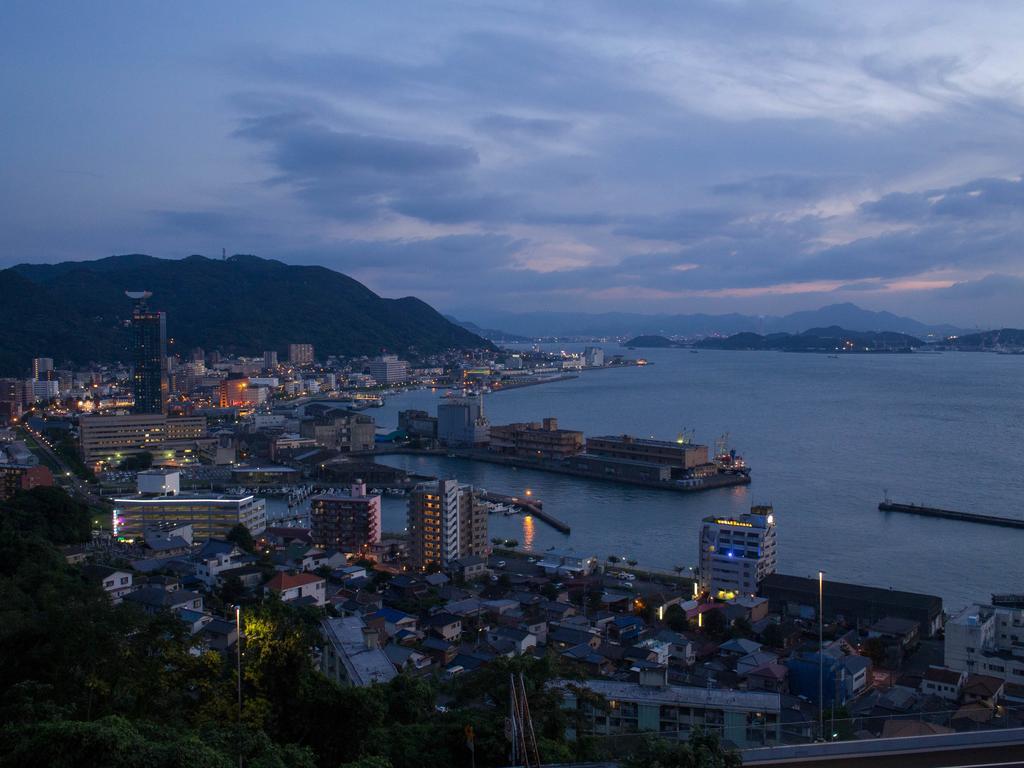 A Pousada Tunnel Kitakyushu Exterior foto